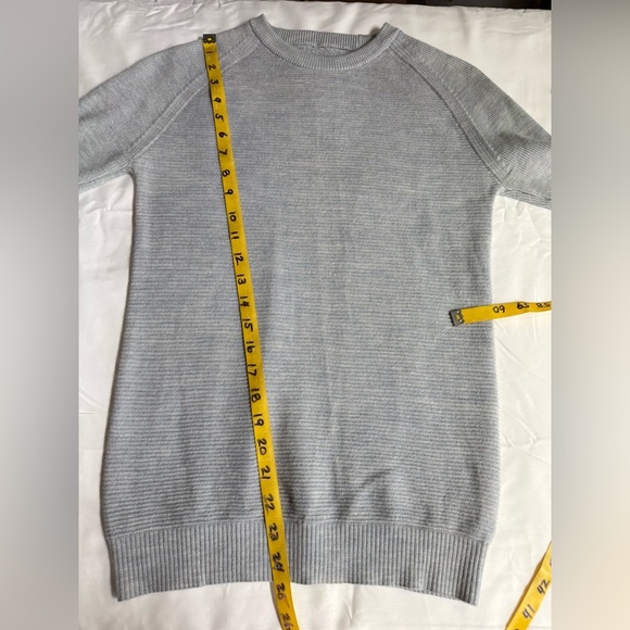 LULULEMON Athletica Light Gray Simply Wool ribbed sweater size 4 - Picture 5 of 15